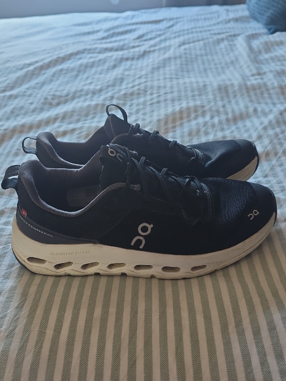 Cloudleap Youth's  Black with White Sole Athletic Shoes